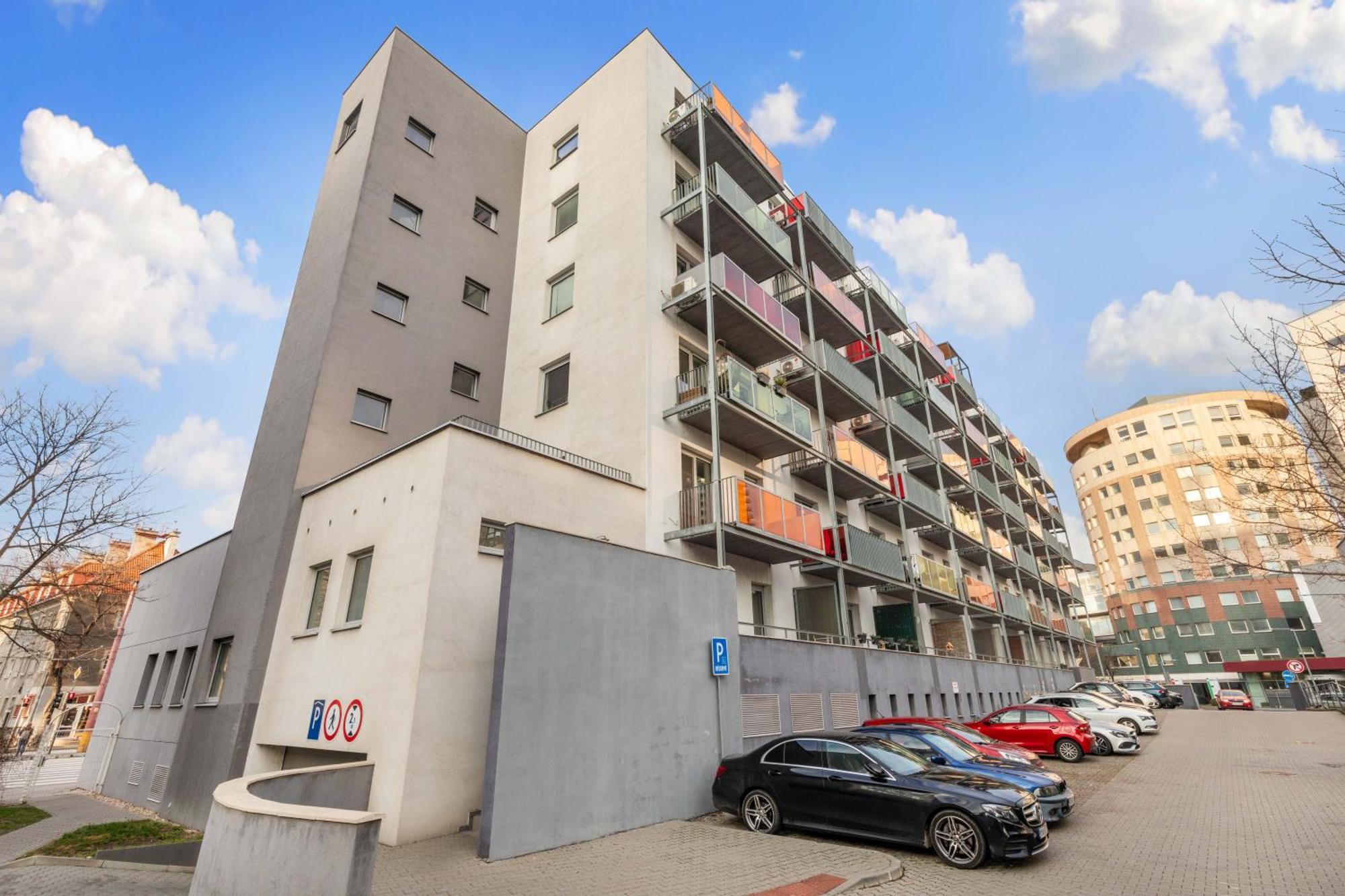 Lam Safari - Balcony - Ac - Free Parking Apartman Pozsony Kültér fotó