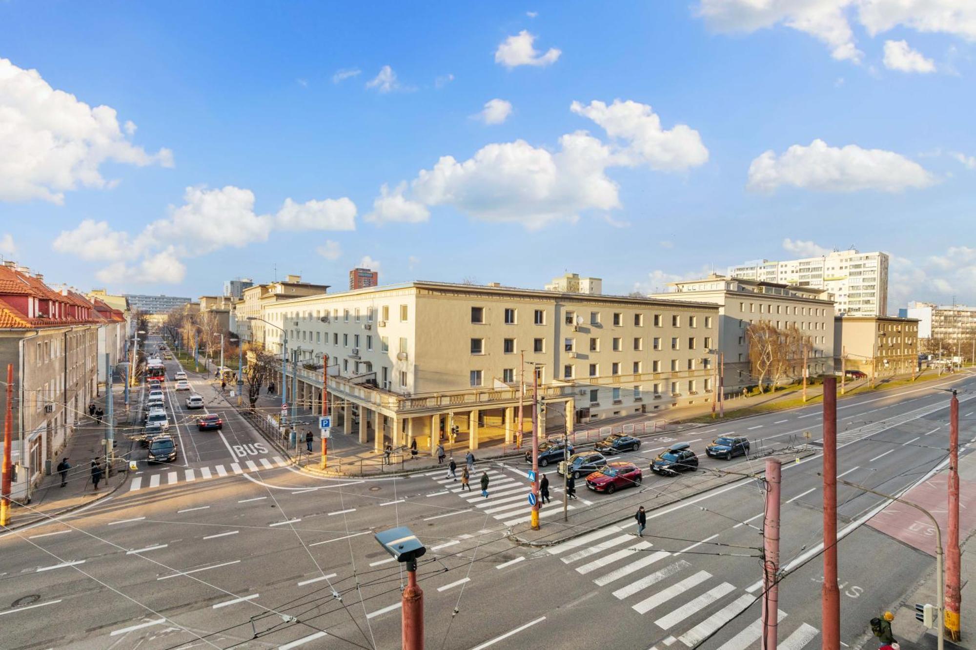 Lam Safari - Balcony - Ac - Free Parking Apartman Pozsony Kültér fotó