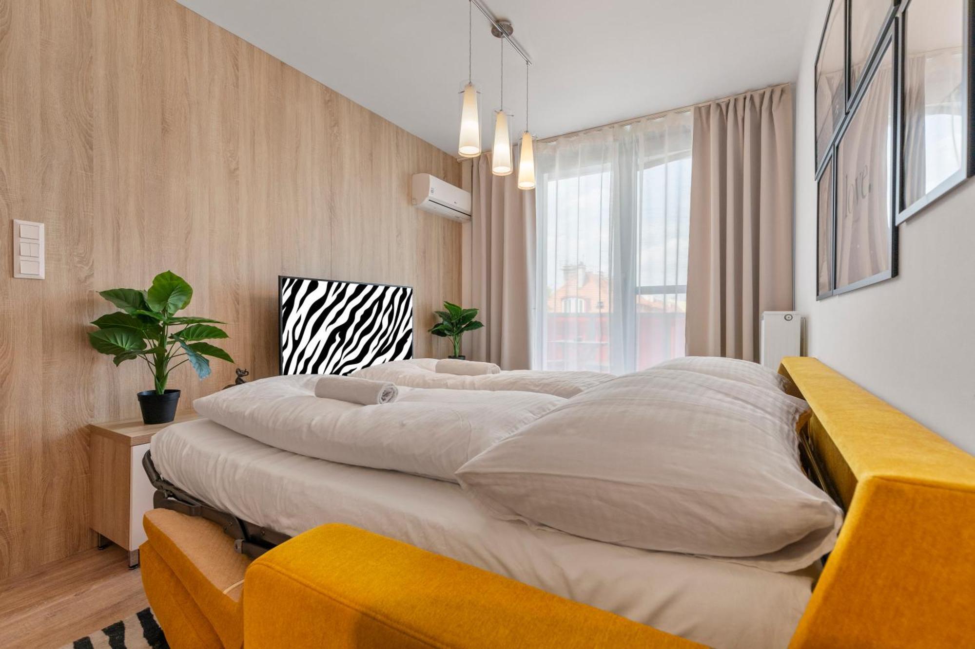 Lam Safari - Balcony - Ac - Free Parking Apartman Pozsony Kültér fotó